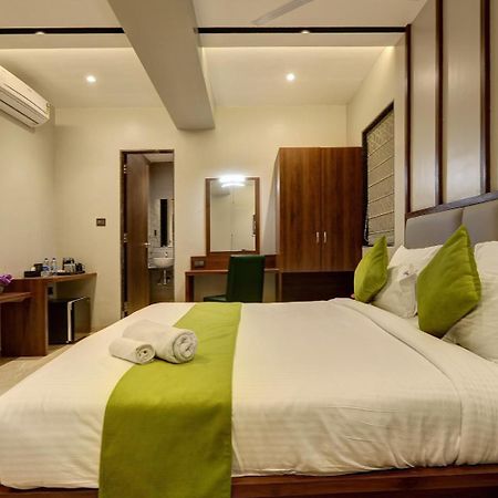 Magnus Fortune House Business Hotel , Magarpatta Mundhva Kültér fotó