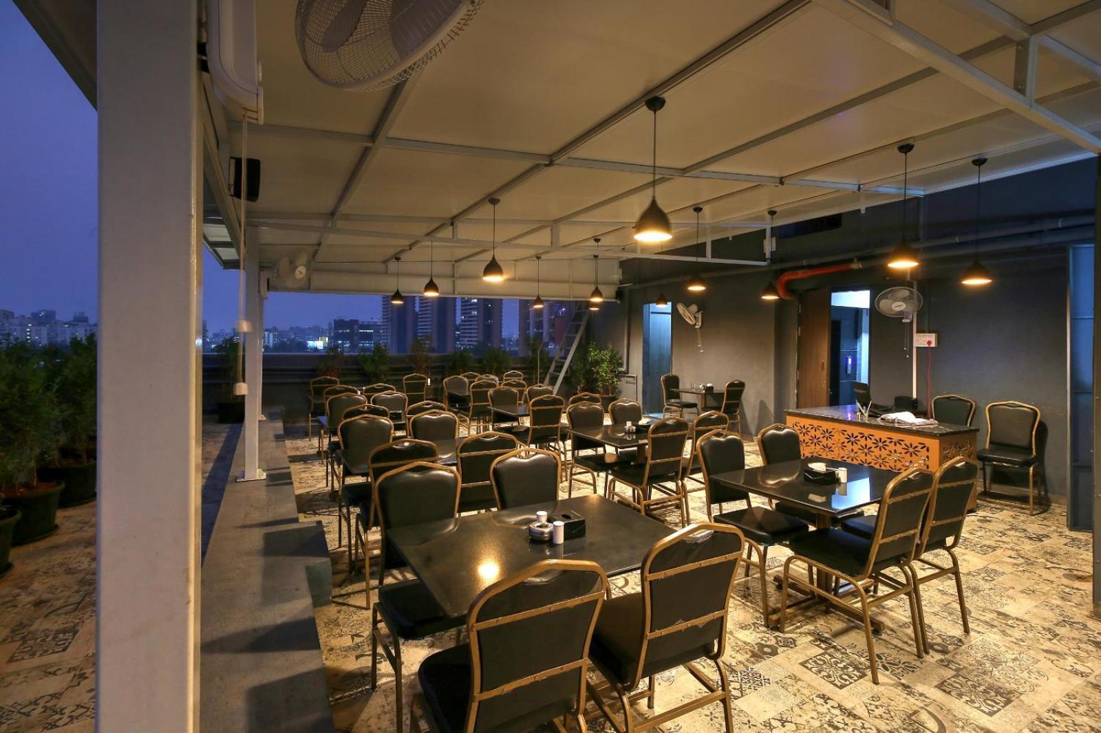 Magnus Fortune House Business Hotel , Magarpatta Mundhva Kültér fotó