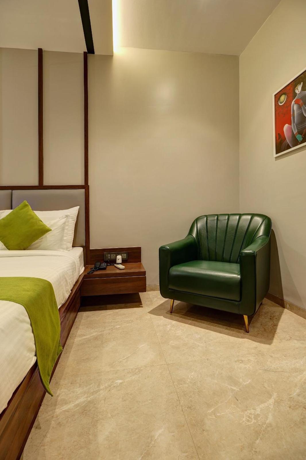 Magnus Fortune House Business Hotel , Magarpatta Mundhva Kültér fotó