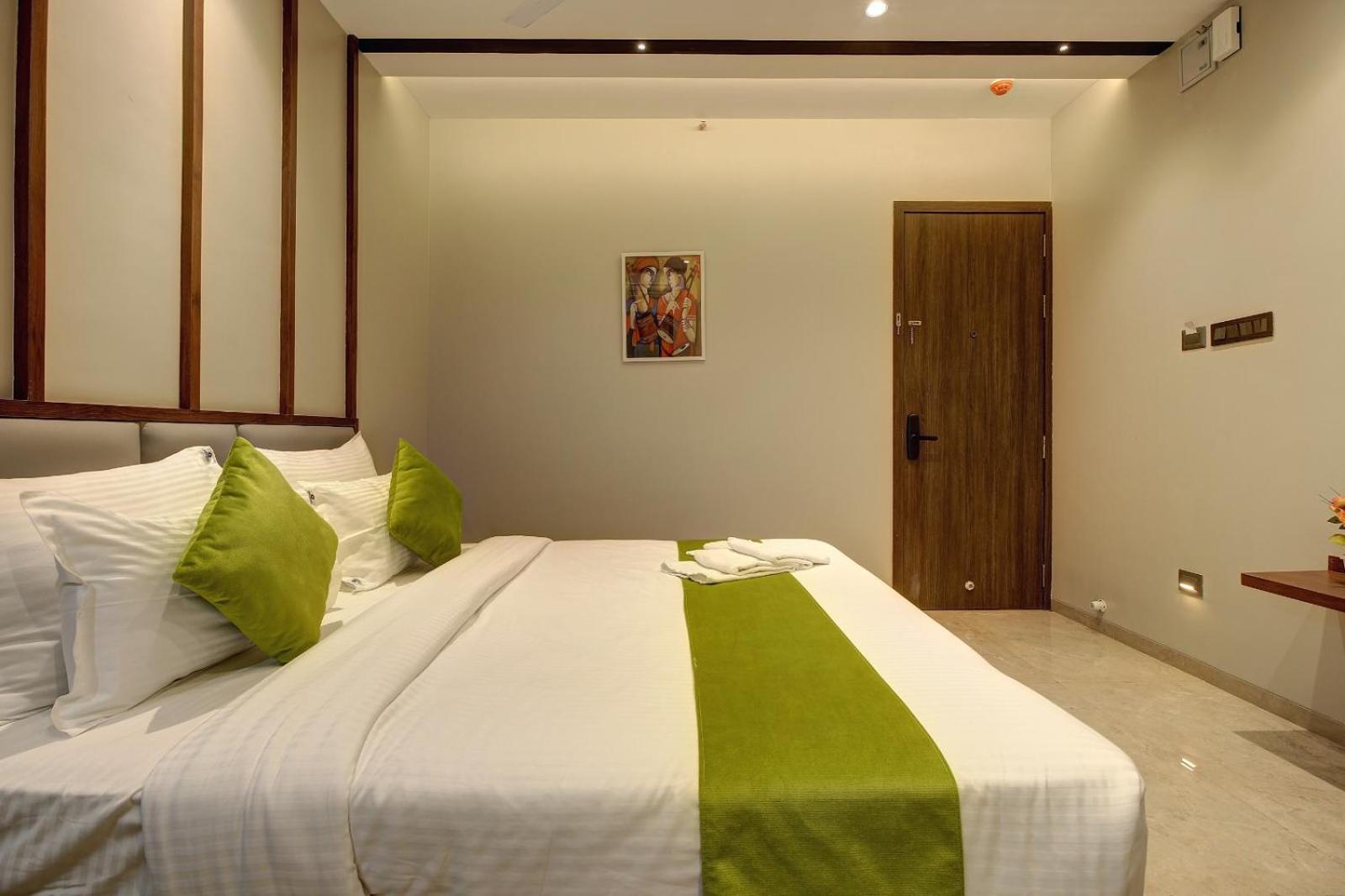 Magnus Fortune House Business Hotel , Magarpatta Mundhva Kültér fotó