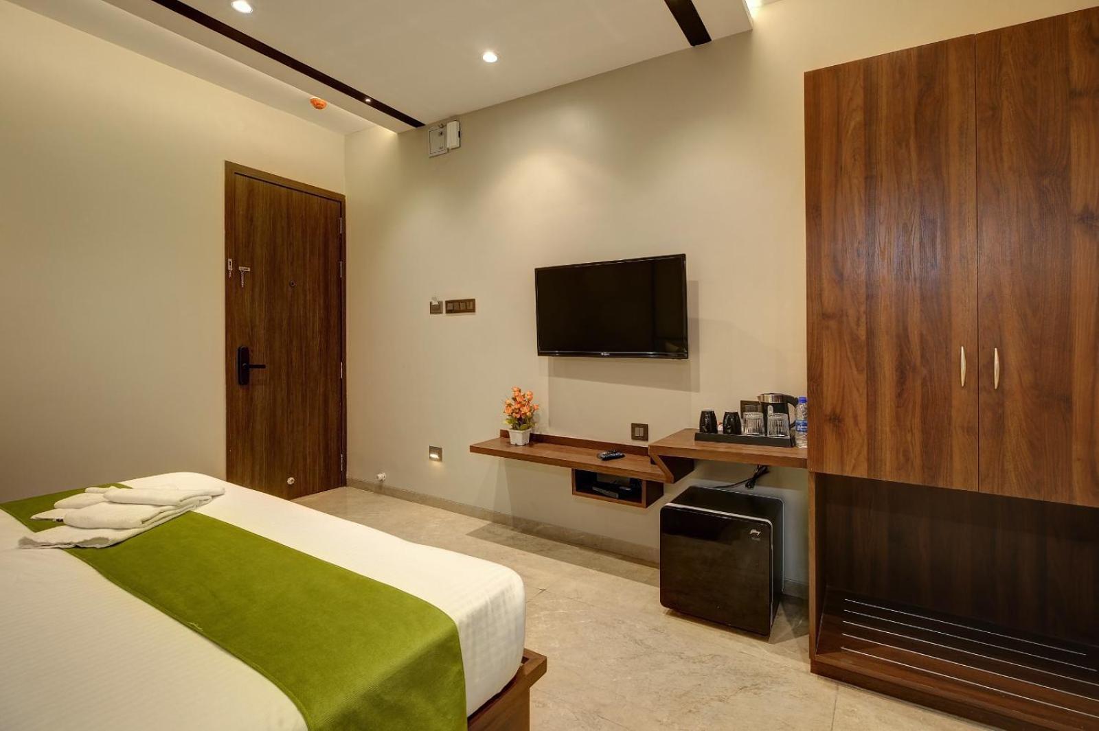 Magnus Fortune House Business Hotel , Magarpatta Mundhva Kültér fotó