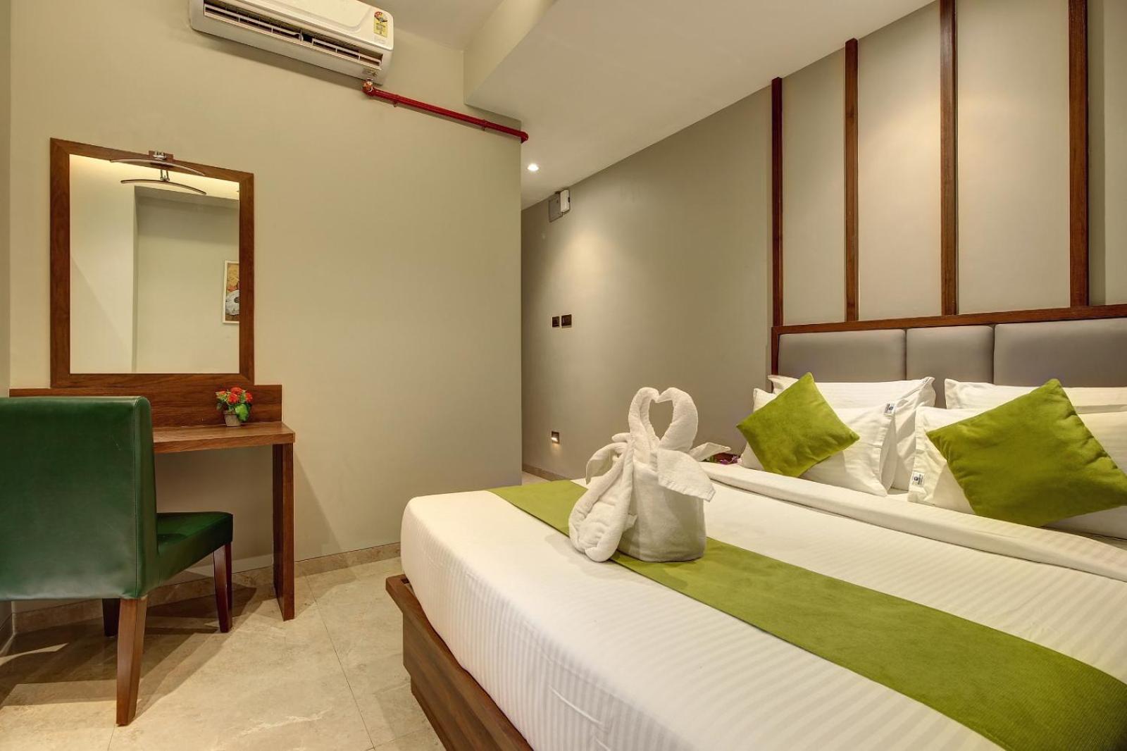 Magnus Fortune House Business Hotel , Magarpatta Mundhva Kültér fotó